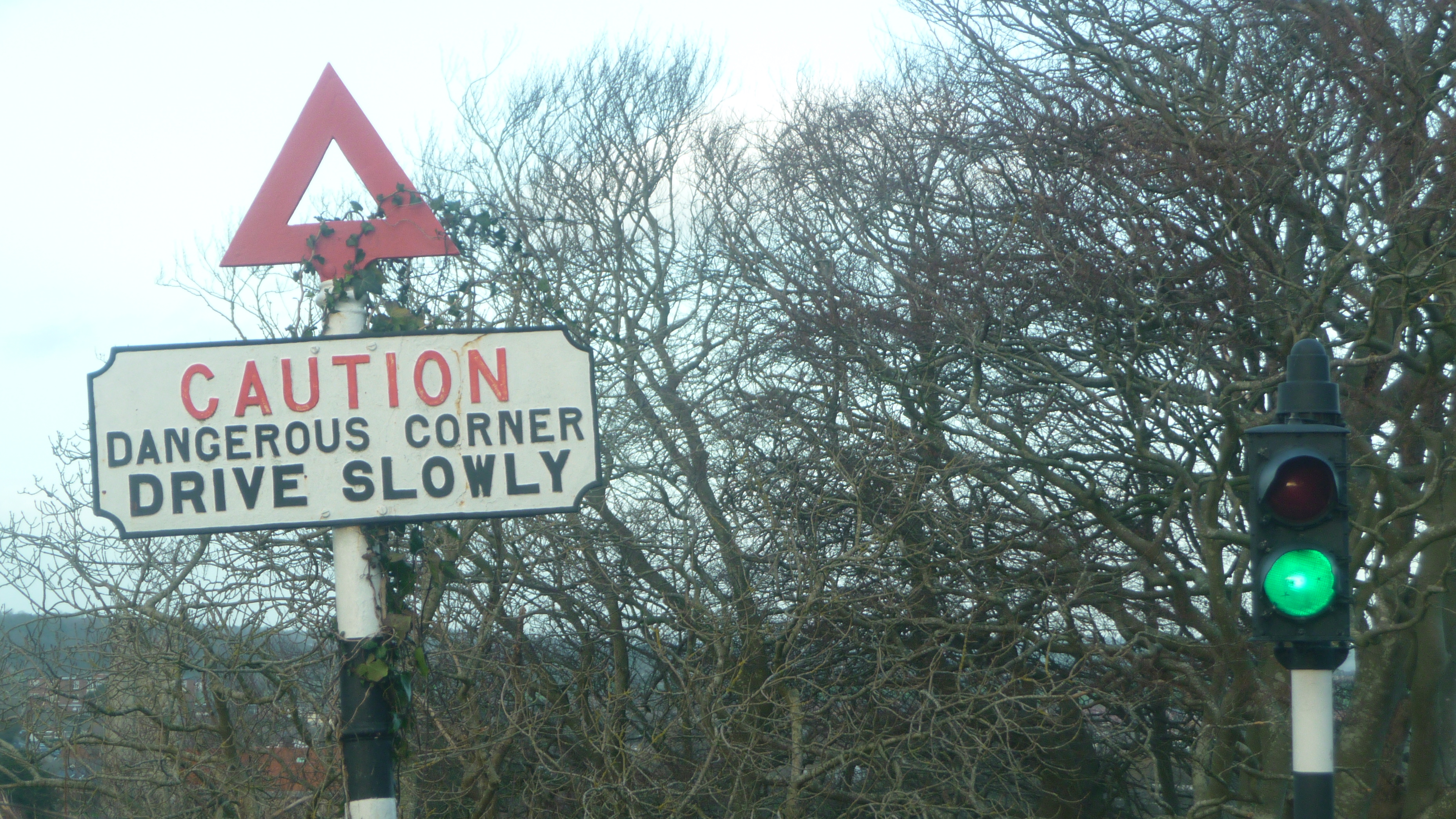 carisbrooke_castle_old_traffic_lights_3