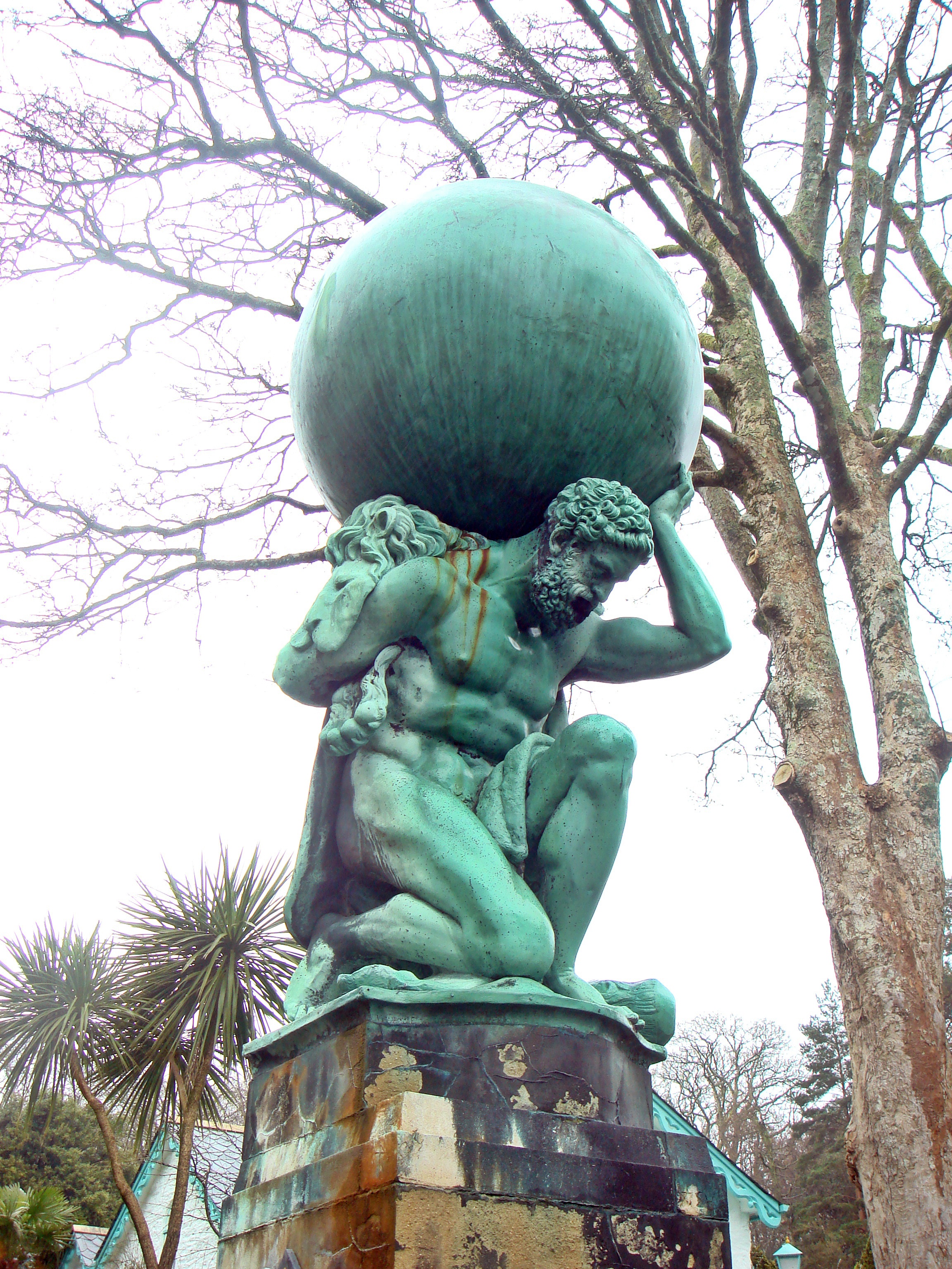 hercules_statue_by_william_brodie_28portmeirion2c_wales29